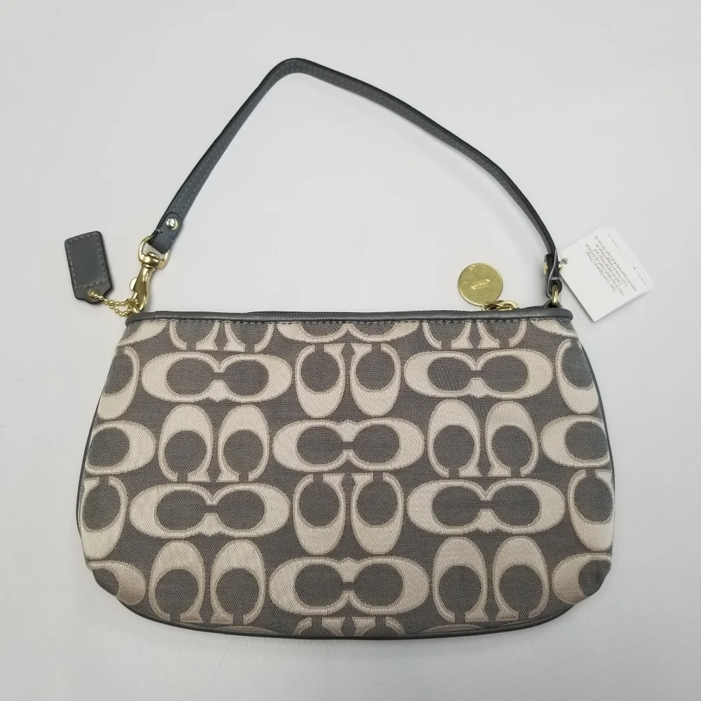 Coach Outline Signature Large Wristlet Handbag NWT